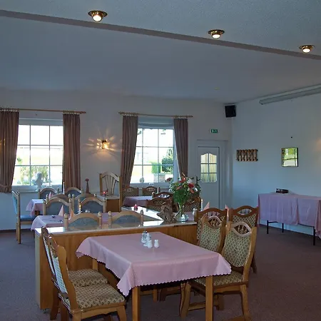 ゲストハウス Landhaus Lobber Hof ロープベ